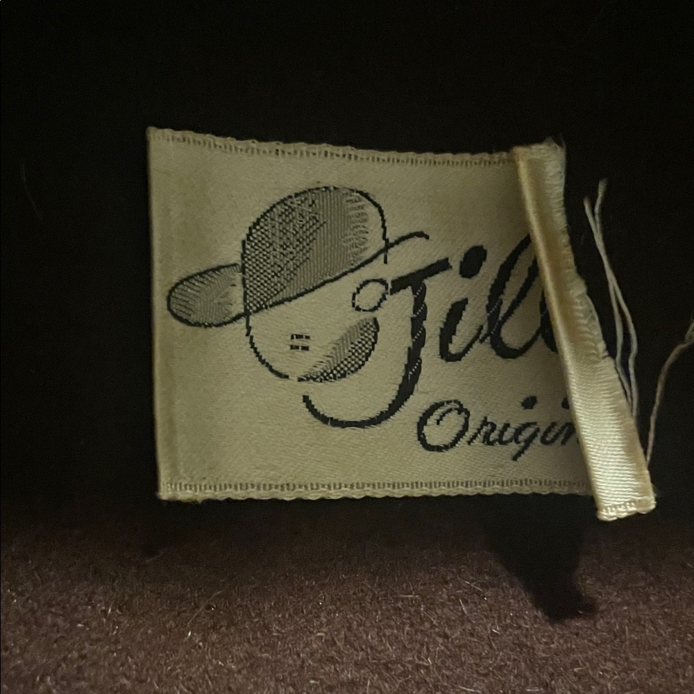 Feather Hat - Picture 2 of 15